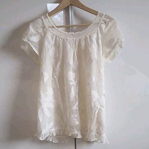 Applique ivory blouse